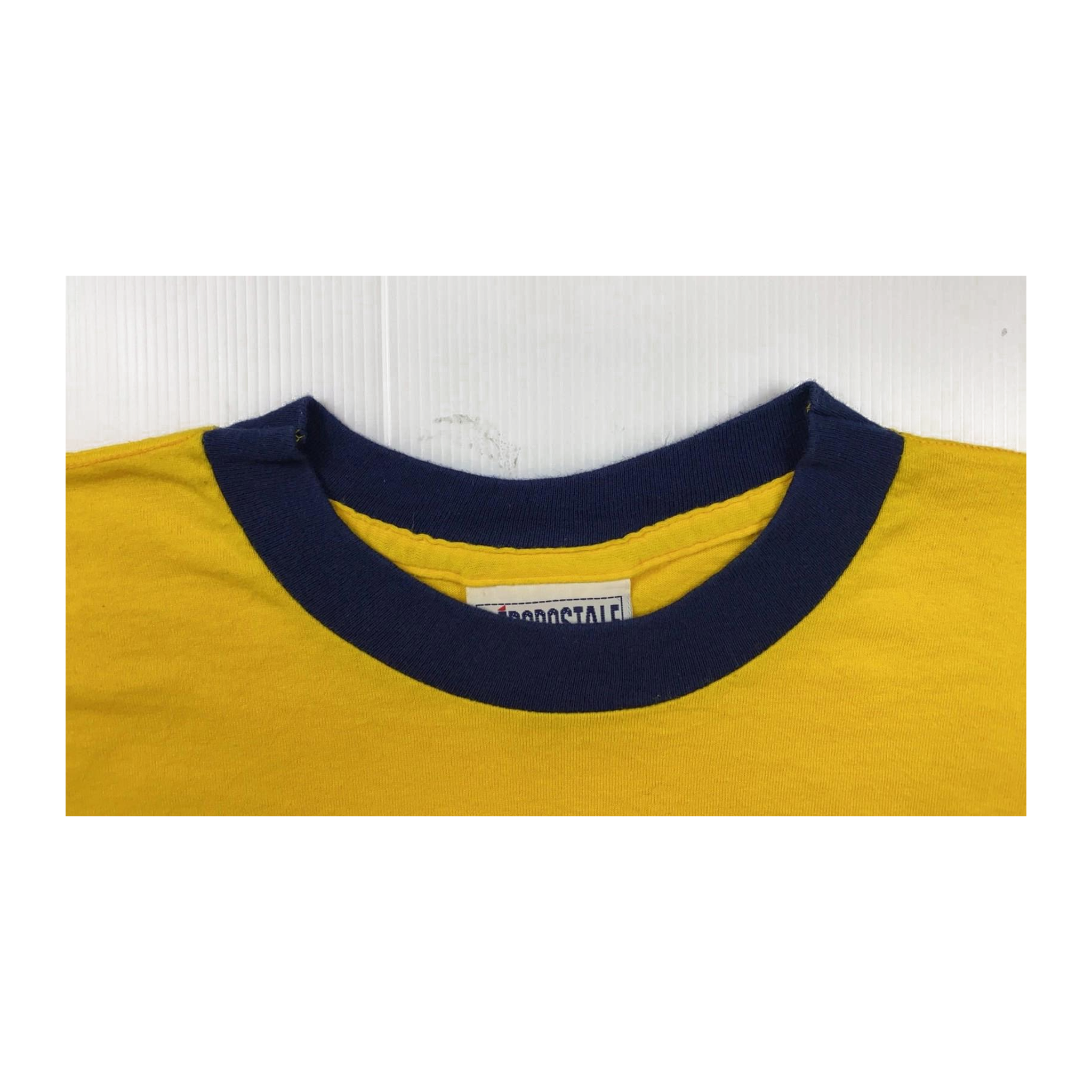 0046 Aeropostale Men's Classic Graphic Logo Short Sleeve T Shirt Yellow M