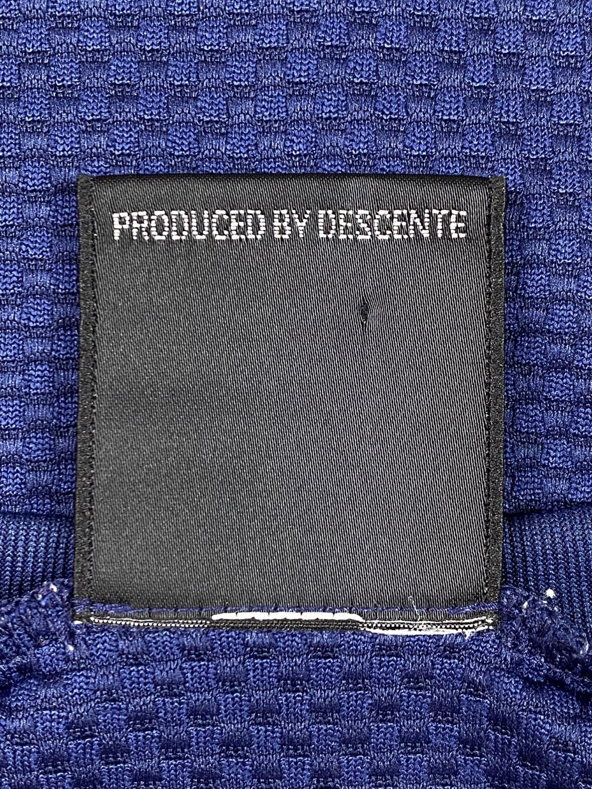 Vintage Umbro Japan by Descente Men's Short Sleeve Athletic T Shirt Navy L
